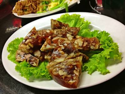 ขาหมูเย็น ที่ ร้านอาหาร ตั้งใจอยู่ เยาวราช