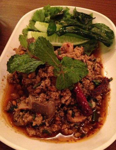 ลาบเป็ดสุดจี๊ด ที่ ร้านอาหาร ยอดลาบเป็ดอุดร พระราม 9