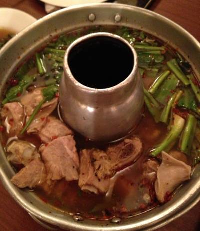 ต้มแซ่บซี่โครงหมู ที่ ร้านอาหาร ยอดลาบเป็ดอุดร พระราม 9