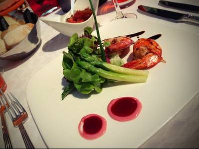 Prawn and asparagus salad refined on mustard sherry and balsamic vinaigrette ที่ ร้านอาหาร Vivaldi - Amari Atrium Hotel
