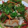 ยำรวมมิตร ที่ ร้านอาหาร สาละวิน