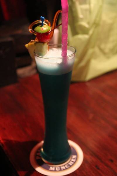  บลูฮาวาย ที่ ร้านอาหาร Saxophone Pub & Restaurant