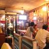 ข้างในชั้นล่าง ที่ ร้านอาหาร HIPPIE de BAR