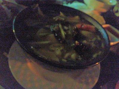 ต้มแซบกระดูกหมู. อร่อยปกติ. เห็ดเยอะดี ที่ ร้านอาหาร แจ่มจันทร์ บาร์ แอนด์ บิสโทร