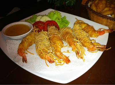 หมี่พันกุ้งทอด ที่ ร้านอาหาร Mulligans Irish Bar หมี่พันกุ้งทอด ที่ ร้านอาหาร Mulligans Irish Bar