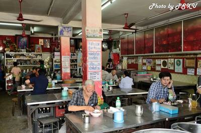 ร้านอาหาร วัฒนาพานิช ก๋วยเตี๋ยวเนื้อ