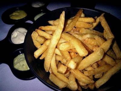 ร้านอาหาร HOBS Bar & Restaurant Aree Garden ร้านอาหาร HOBS Bar & Restaurant Aree Garden
