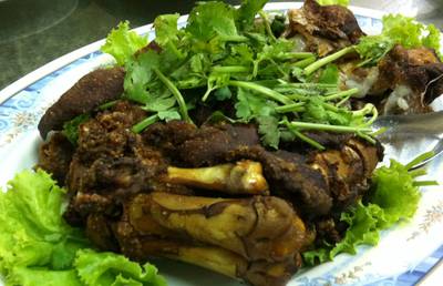 ขาหมูทอด อร่อยห้ามพลาด ที่ ร้านอาหาร ร้านอาหารอ้า