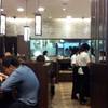 พนักงานอยู่แค่ 3 คนเองคับ แต่ดูแลได้ดีทั้งร้านเลย  ที่ ร้านอาหาร Chabuton Terminal 21
