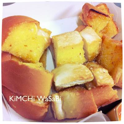 เนยน้ำตาล ที่ ร้านอาหาร มนต์นมสด ถนนดินสอ