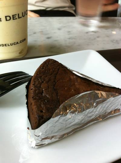 บราวนี่เค้ก ที่ ร้านอาหาร Dean & Deluca ช่องนนทรี