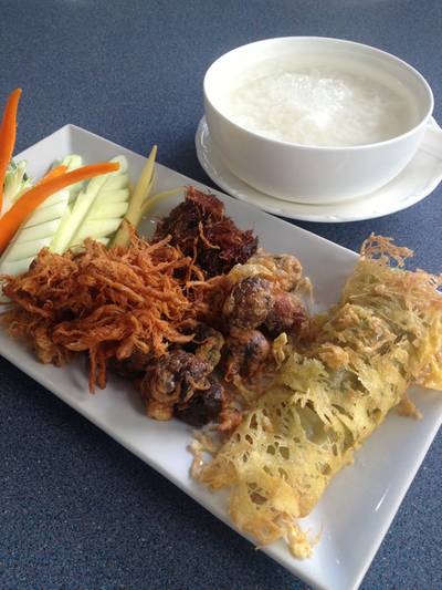 ข้าวแช่ ปทุมเค้ก ที่ ร้านอาหาร ปทุมเค้ก