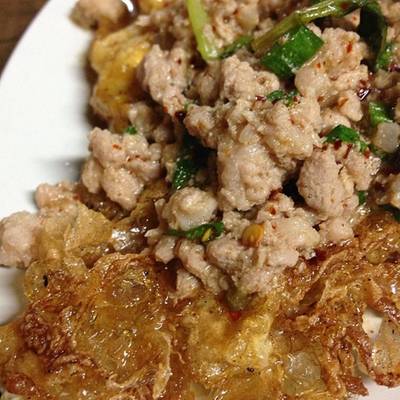 ลาบไข่ดาว ไม่คิดว่าจะเข้ากันได้ แต่อร่อยดีแหะ ที่ ร้านอาหาร ตำปากแตก