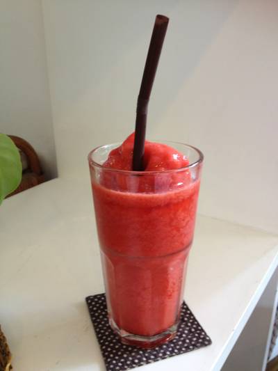 Strawberry Lemon Tea Smoothy ที่ ร้านอาหาร Library พระราม 9