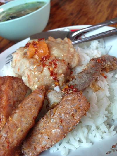 เมนูนี้ 26 บาท ที่ ร้านอาหาร หมูทอดเจ๊จง หลังโลตัสพระราม 4