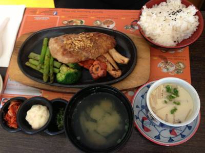 ชุดสเต็กปลากระพง ที่ ร้านอาหาร Sushi Boy Park Town in town 