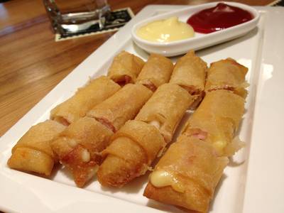 ร้านอาหาร บ้านหญิง สยามสแควร์