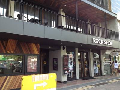 ด้านหน้าร้าน ที่ ร้านอาหาร Hard Rock Cafe Bangkok