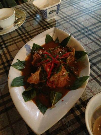 พะแนงหมู รสออกหวานนิดๆ ทานกับข้าวอร่อยดี ที่ ร้านอาหาร นทีทิพย์