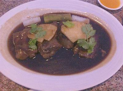 ซี่โครงหมูอบสัปปะรด ที่ ร้านอาหาร Lake Hill ซี่โครงหมูอบสัปปะรด ที่ ร้านอาหาร Lake Hill