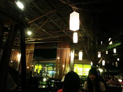 บรรยากาศ ที่ ร้านอาหาร บ้านเมษา