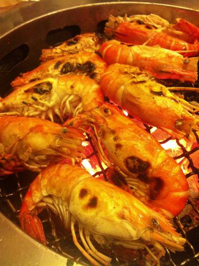 กุ้งแม่น้ำสดมากค่าา หัวเยิ้มๆ หวานๆ ฟิน~ ที่ ร้านอาหาร Sumi Sumi Grand Sukhumvit 16