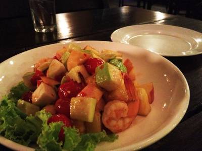 ตำผลไม้ ที่ ร้านอาหาร บ้านเมษา