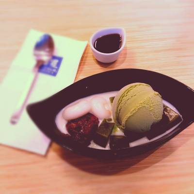 //แวะมาหาอะไรกินดับร้อน// ice-cream ชาเขียวในน้ำเต้าหู้! ที่ ร้านอาหาร Ootoya J Avenue