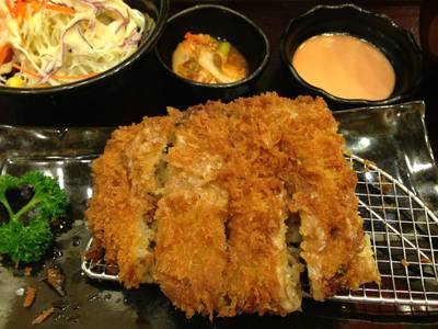 หมูทอดสอดไส้ซีส ที่ ร้านอาหาร Yayoi The Mall Ngamwongwal