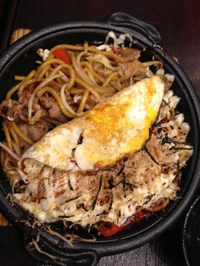 ยากิโซบะห่อไข่ ที่ ร้านอาหาร Yayoi The Mall Ngamwongwal