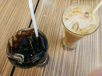 กาแฟกะโอเลี้ยง ที่ ร้านอาหาร จุฑารส