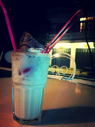 Soft Serve Ice Cream ที่ ร้านอาหาร Smile Milk Smile For Miles Soft Serve Ice Cream ที่ ร้านอาหาร Smile Milk Smile For Miles