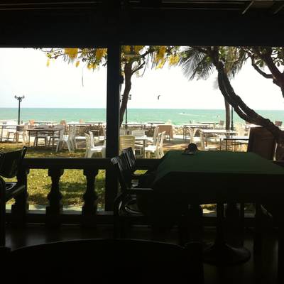 ร้านอาหาร สายลม