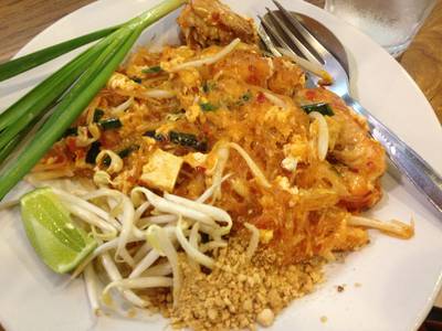 วุ้นเส้นผัดไทย ที่ ร้านอาหาร Bangkok Café ที่ Big-C ราชดำริ วุ้นเส้นผัดไทย ที่ ร้านอาหาร Bangkok Café ที่ Big-C ราชดำริ