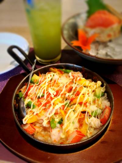 พิซซ่าแคลิฟอเนีย ที่ ร้านอาหาร FUMi Japanese Cuisine Promenade