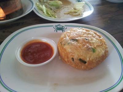 ไข่เจียวทะเล มาเป็นก้อนกลมน่ารัก  ที่ ร้านอาหาร เจ๊จุก 2