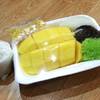 ชุดข้าวเหนียวมะม่วงซื้อกลับบ้าน 100 นิดๆ ที่ ร้านอาหาร ข้าวเหนียวแม่วารี