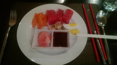 sashimi ที่ ร้านอาหาร Maison Chin