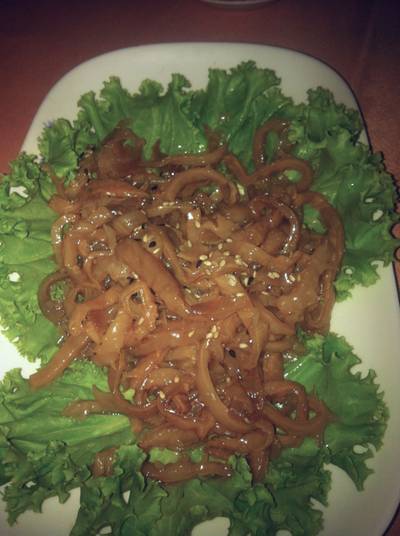แมงกะพรุนผัดน้ำมันงา ที่ ร้านอาหาร ครัวแกงเผ็ด แมงกะพรุนผัดน้ำมันงา ที่ ร้านอาหาร ครัวแกงเผ็ด