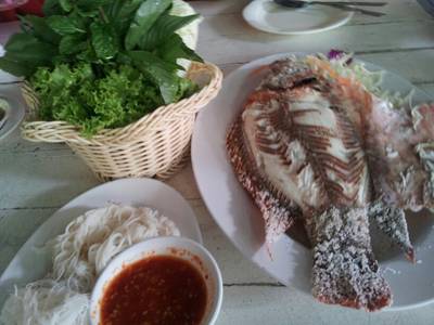 ปลาเผาอร่อยมาก ที่ ร้านอาหาร ร้านอร่อยแน่นอน ปลาเผาอร่อยมาก ที่ ร้านอาหาร ร้านอร่อยแน่นอน
