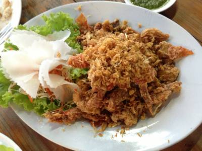 ปูนิ่มทอดกระเทียมพริกไทย ที่ ร้านอาหาร ครัวยกทะเลซีฟู้ด