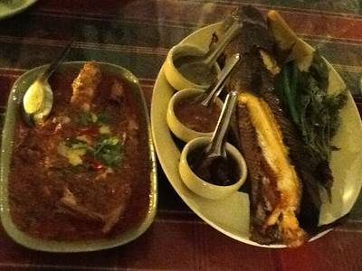 ปลาดุกย่าง อร่อยครับ ที่ ร้านอาหาร บ้านวัชราชัย