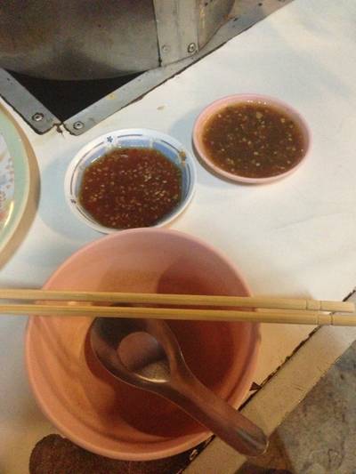 น้ำจิ้มรสเด็ด แซ่บเว่อร์ ที่ ร้านอาหาร กู๋ หมูกะทะ