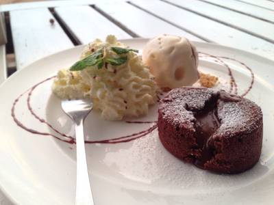 ร้านอาหาร The Glass House
