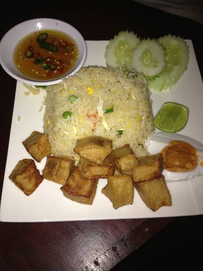 ข้าวผัดหมูยอไข่เค็ม 60 บาท ที่ ร้านอาหาร Heap Cafe & Restaurant