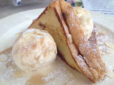 -House Special French Toast ที่ ร้านอาหาร Phuket Tea Station