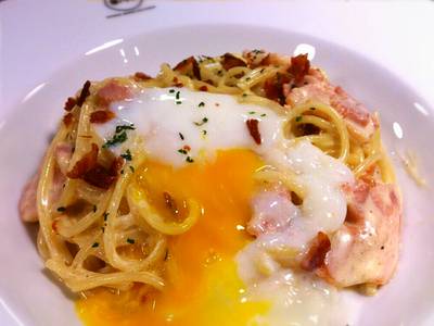 Carbonara ไข่เยิ้ม! ที่ ร้านอาหาร OMU (โอมุ) Park Lane