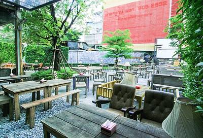 ร้านอาหาร เสวนาพาเพลิน (Sewana Paploen Cafe)