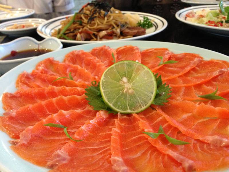 แซลม่อนแร่บาง ที่ ร้านอาหาร ฟูจิ เซ็นทรัลบางนา