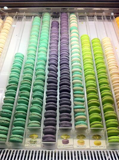 มากะรูนสีสวย ที่ ร้านอาหาร The Oriental Shop Siam Paragon